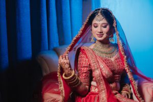 trending bride poses - weddingpur